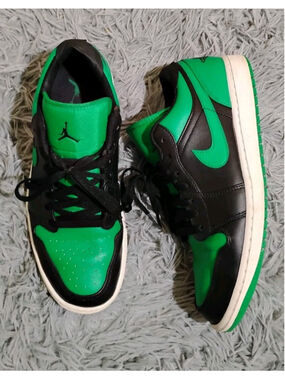 Jordan Low Top Sneakers in Green and Black
